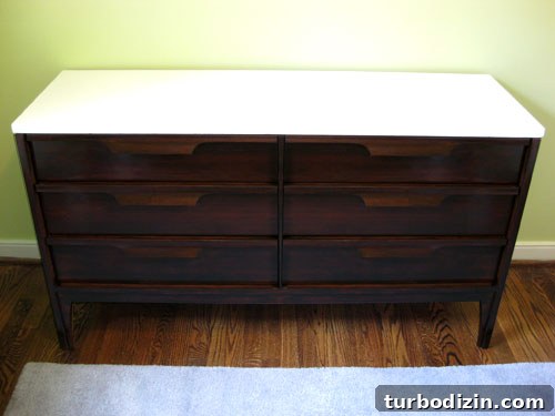 How to Line Drawers with Paper and Mod Podge for a Stylish Finish 3 img 23871 2