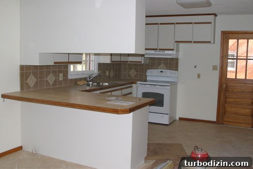 Kitchen before renovation