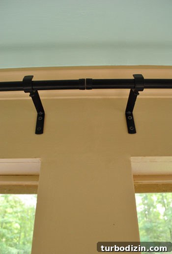 How to Install Curtain Rods in a Corner: Step-by-Step Guide 7 img 24849 6