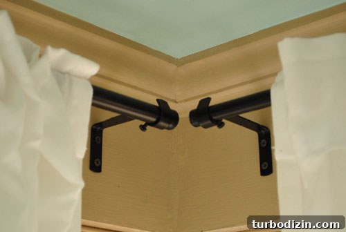 How to Install Curtain Rods in a Corner: Step-by-Step Guide 8 img 24849 7