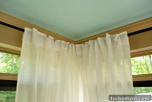 How to Install Curtain Rods in a Corner: Step-by-Step Guide 9 img 24849 8