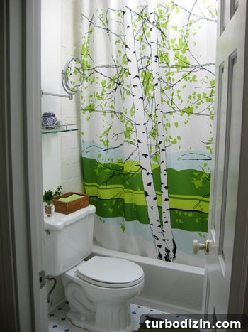 Stunning Urban Townhouse Tour: Inside a Modern City Home 11 Bathroom