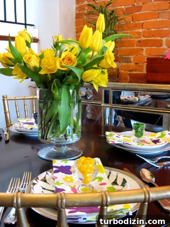 Stunning Urban Townhouse Tour: Inside a Modern City Home 5 Table setting