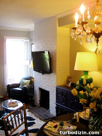 Stunning Urban Townhouse Tour: Inside a Modern City Home 6 TV cabinet