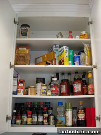 How We Organized the Cabinets in Our New Kitchen 3 img 25319 2