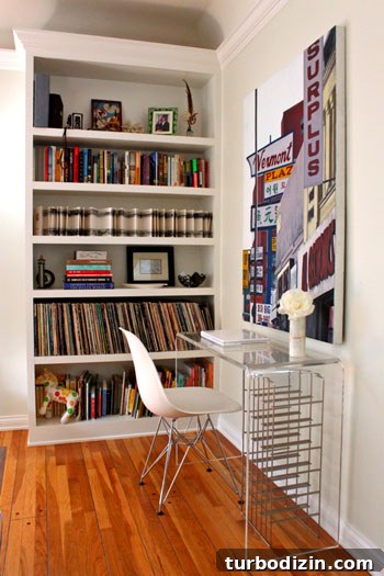 Small home office nook