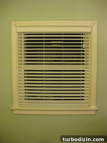 Installing White Faux Wood Blinds in the Bedroom: Step-by-Step Guide 6 img 25978 5