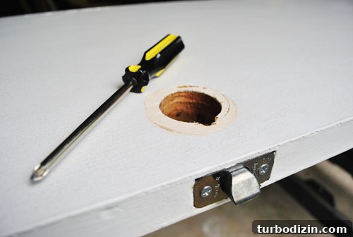 Turn an Old Hollow Core Door Into a Stylish DIY Desk 8 prepping door