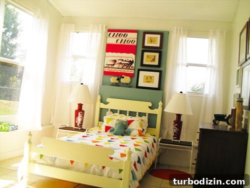How to Paint Wood Paneling in a Kid’s Room: Step-by-Step Guide 3 Bright boy's bedroom