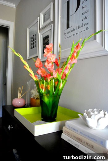 Pink Flower Bouquet Ideas: Romantic Arrangements for Any Occasion 5 Gladiolus in green vase