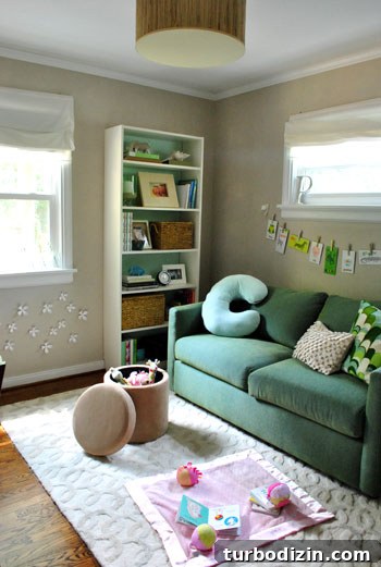 Home Office That Converts Into a Comfortable Guest Room 12 Room arranged as playroom