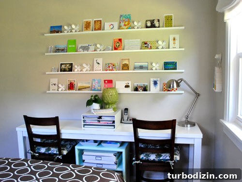 Home Office That Converts Into a Comfortable Guest Room 3 Desk area when set up for guests