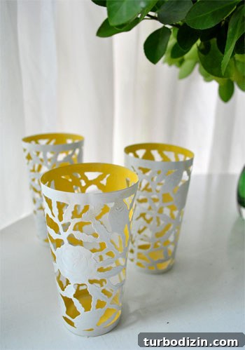 Finished two-tone metal cups