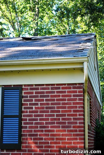 New Roof Installation: What to Expect During a Home Roof Replacement 2 Home renovation in progress