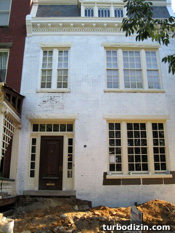 Stunning Front Porch Makeover Ideas to Boost Curb Appeal 3 Work in progress on the home's exterior