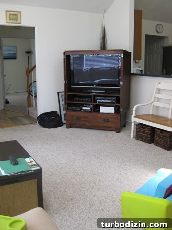 Farah's Living Room Reveal: The Complete Makeover Tour 5 Before shot 2
