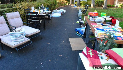 How to Host a Successful Moving Sale (Checklist & Tips) 3 img 30762 2