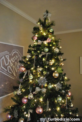 Green, Pink & Silver Christmas Tree Decorating Ideas 4 img 30907 3