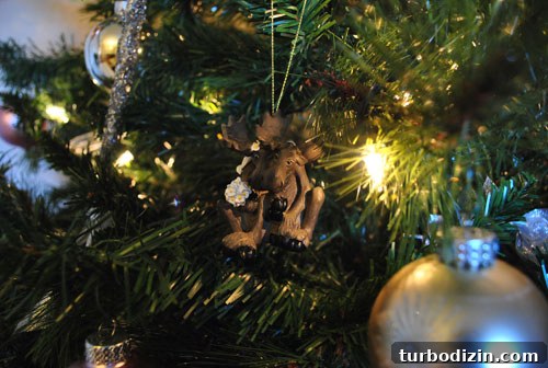 Green, Pink & Silver Christmas Tree Decorating Ideas 6 img 30907 5