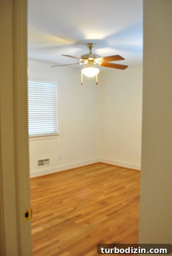 Fresh Home Makeover: Stylish Ideas for Modern Living 17 Playroom / middle bedroom