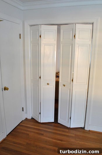 How to Remove Bi-Fold Doors Quickly and Safely 2 Bi-fold doors between dining room and hallway
