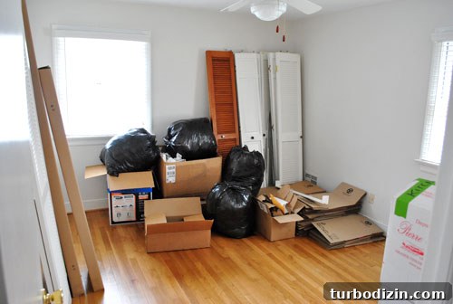 Guest room with boxes