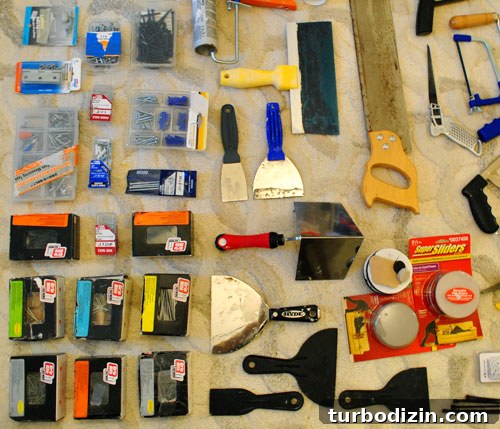 Top DIY Tools Every Homeowner Should Own 5 Nails and putty knives