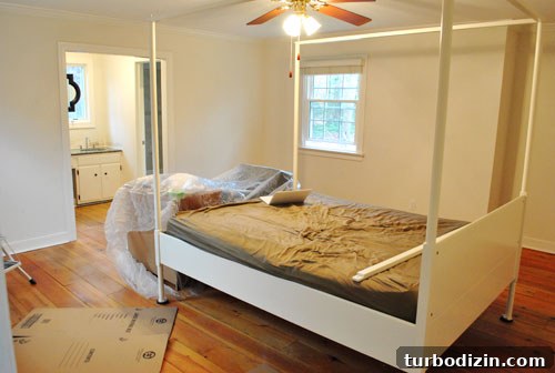 Paint Your Bedroom Light Teal: Carolina Inn Club Aqua Guide 3 Bed moved for painting