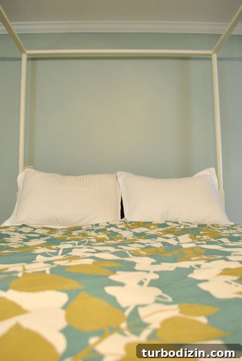 Paint Your Bedroom Light Teal: Carolina Inn Club Aqua Guide 9 Duvet and wall color