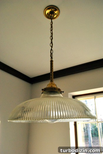 How to Paint a Glass Lampshade Turquoise: Step-by-Step Guide 3 img 32831 2