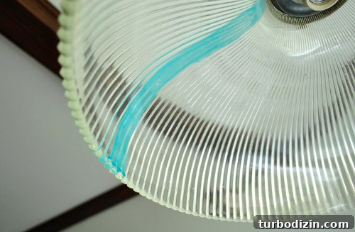 How to Paint a Glass Lampshade Turquoise: Step-by-Step Guide 5 img 32831 4