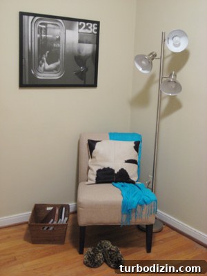 Guest Room Ready: Welcome Tips to Prepare for Overnight Guests 3 Guest bedroom seating area with daybed and accessories