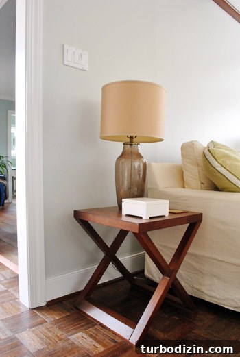 Chic Side Tables That Double as Nightstands for Small Bedrooms 3 img 33059 2
