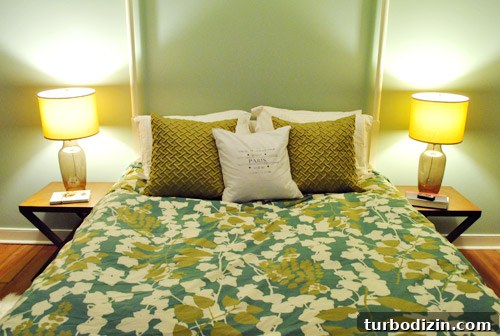 Chic Side Tables That Double as Nightstands for Small Bedrooms 4 img 33059 3