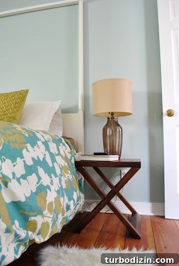 Chic Side Tables That Double as Nightstands for Small Bedrooms 5 img 33059 4