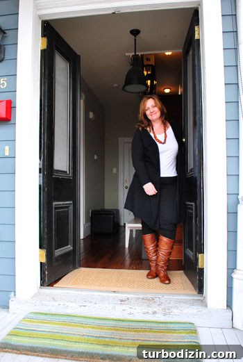 Stunning Home Tour: Charming House Now for Sale 2 img 33639 1
