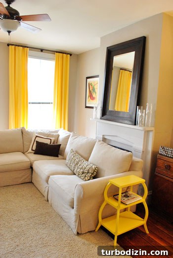 Stunning Home Tour: Charming House Now for Sale 5 img 33639 4