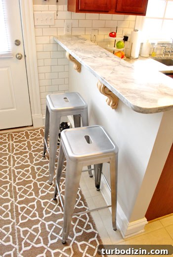 Stunning Home Tour: Charming House Now for Sale 6 img 33639 5