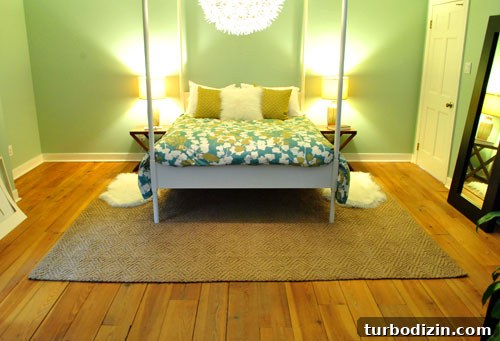 Oversized Jute Rug Ideas for Cozy Bedroom Styling 4 Rug with hardwood floor around it