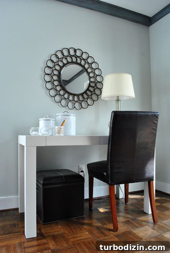 Round Mirror Above Our Desk: Stylish Home Office Decor Ideas 3 img 33773 2