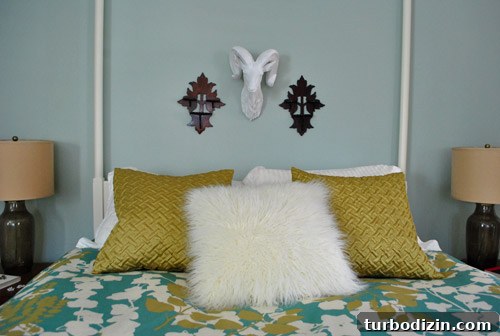 Finials Stay But Art May Move: What to Do With Wall Pieces 11 img 34043 10