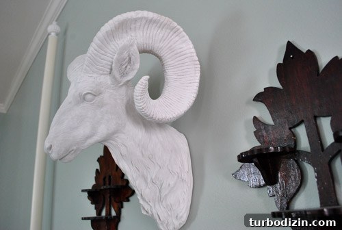 Finials Stay But Art May Move: What to Do With Wall Pieces 12 img 34043 11