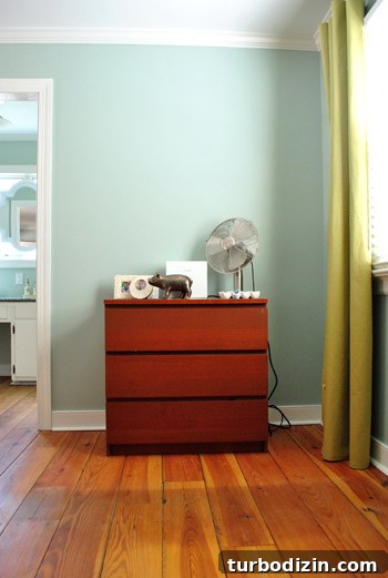 Antique Wooden Dresser: Restoration Tips, Styles & Buying Guide 2 img 34178 1