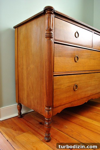 Antique Wooden Dresser: Restoration Tips, Styles & Buying Guide 5 img 34178 4
