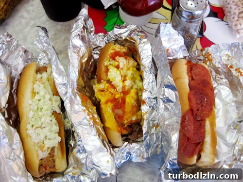 Hot dog with toppings