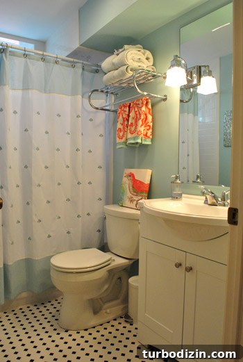Crisp and Classic House Tour: Timeless Home Design Ideas 17 Guest bathroom