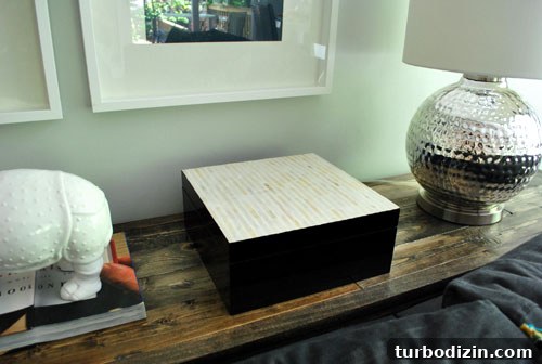 How to Style a Console Table Behind Your Sofa for Impact 8 img 35270 7