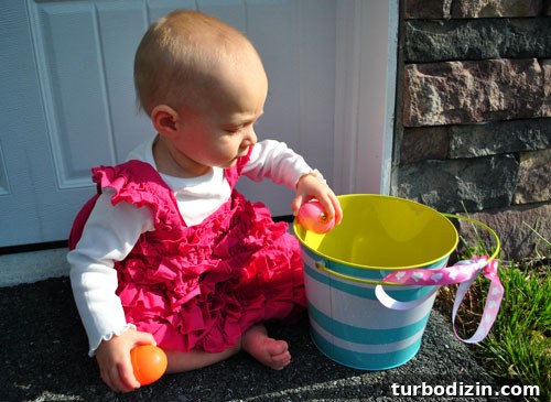 Easter Bidding: How to Win and Sell Seasonal Items 8 Clara with her basket