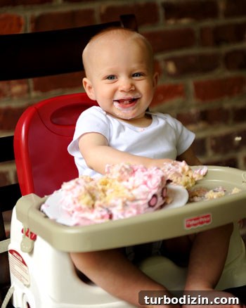 Throwing a Memorable First Birthday Party for Our Daughter 15 Clara smash cake