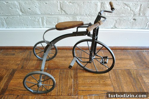 Where to Shop in Bethany Beach: Top Local Stores & Boutiques 5 Metal tricycle detail shot